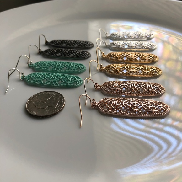 NEW Oval Filigree Earrings (black) - Picture 7 of 8